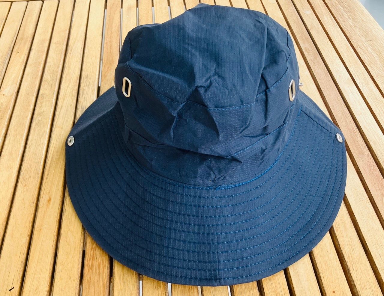 Copricapi, berretti & cappellini: Fischer oder Wanderhut marine-blau – Nuovo (secondo la descrizione) da Uttigen venduto da markus614