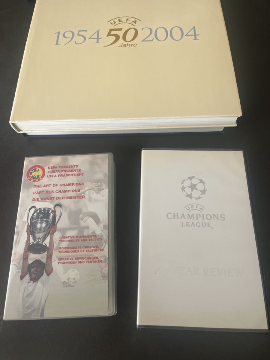 Libri: UEFA 50 jarre 1954/2004 collector – Usato da Prangins venduto da Rodard8 8