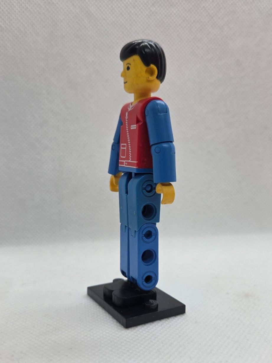 Lego Kit di costruzioni: LEGO Technic tech040 Technic Figure Blue Legs, Red Top – Usato da Basadingen venduto da tot_59zf 1