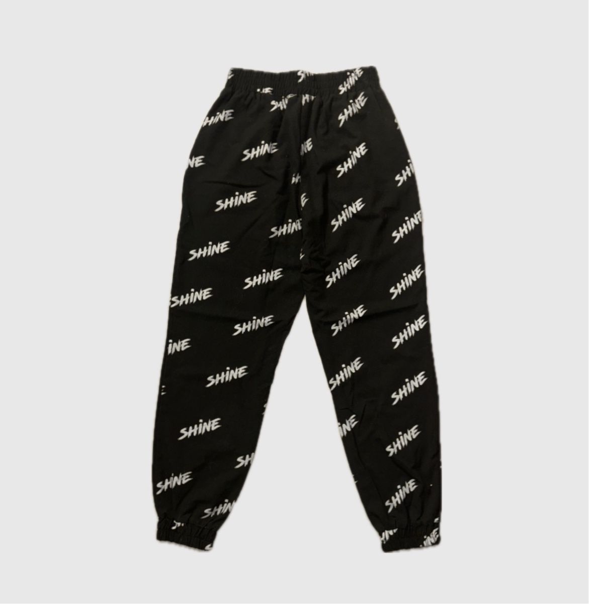 Hosen: Bequeme Loungehose mit Print – Gebraucht aus Luzern von Alenaluh 1