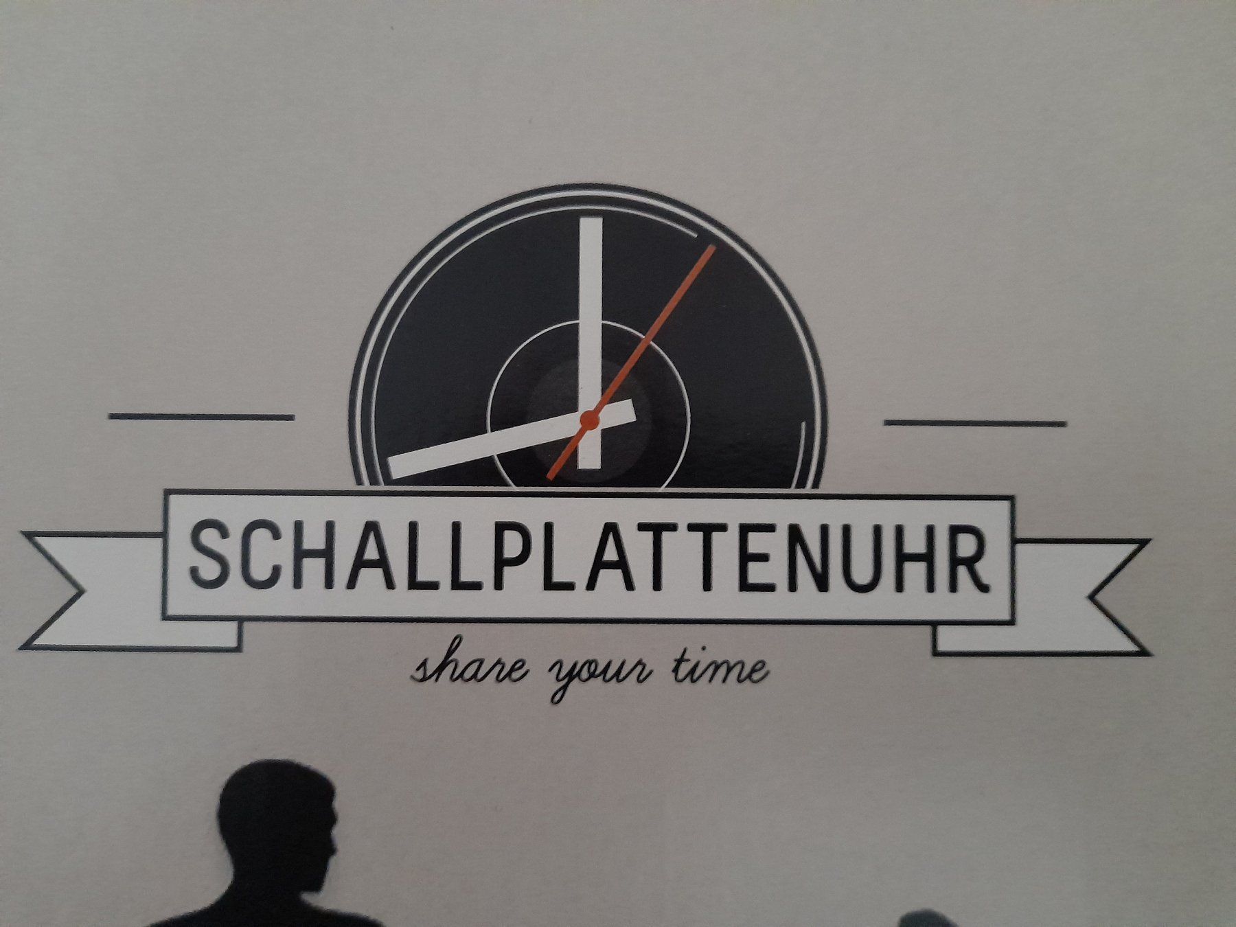 Uhren: SCHALLPLATTENUHR – Neu und originalverpackt aus Bützberg von Pilatus-2026 1