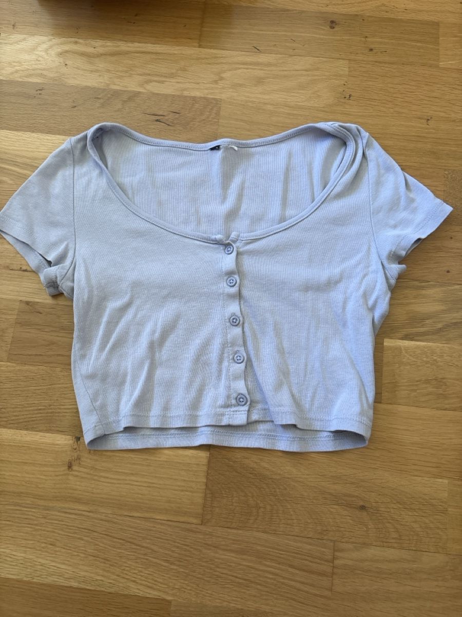 Top: fliederlilanes Croptop – Usato da Grosshöchstetten venduto da annalena288