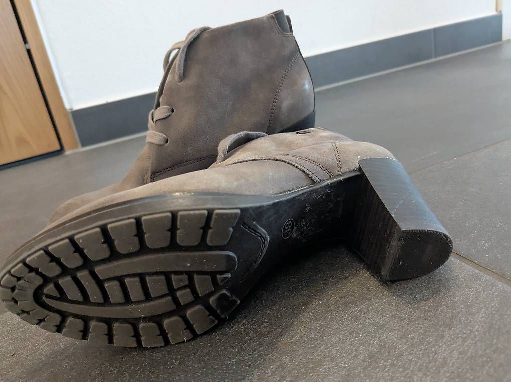 Damenschuhe: Graue Echtleder Stiefeletten 38 Roberto Santi – Gebraucht aus Stäfa von FloStauf 2