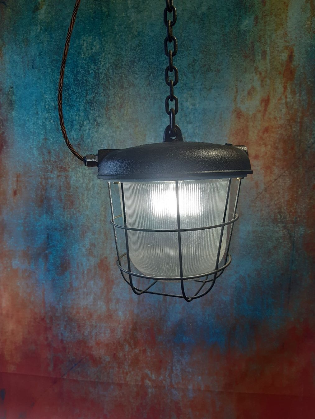 Lampade: Restaurierte grosse schwere Bunker Lampe – Usato da Winterthur venduto da lampenretter