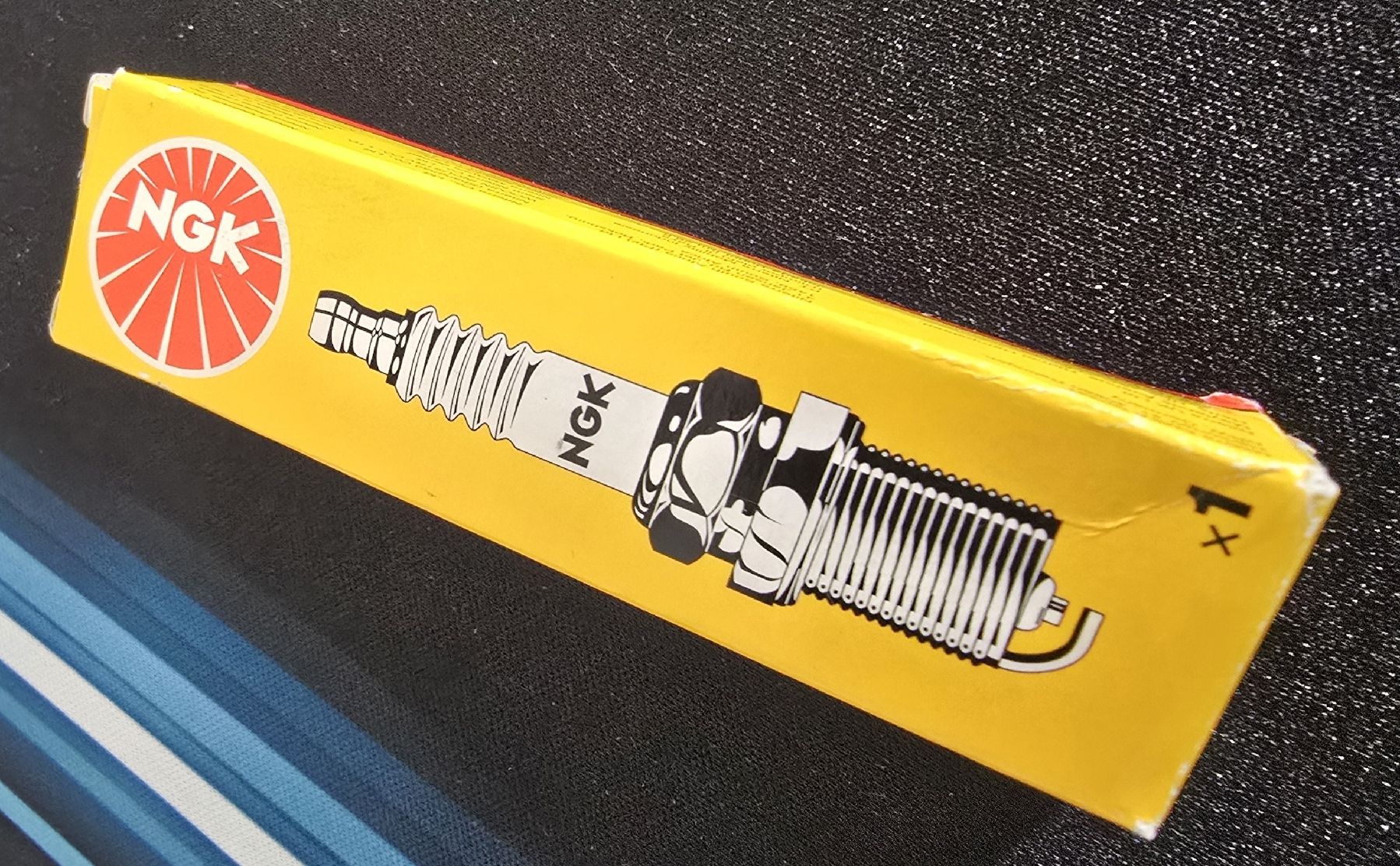 Mofa-Ersatzteile: NGK Zündkerze CR9EK – neu – Neu und originalverpackt aus Wangs von Restposten.Garage 1