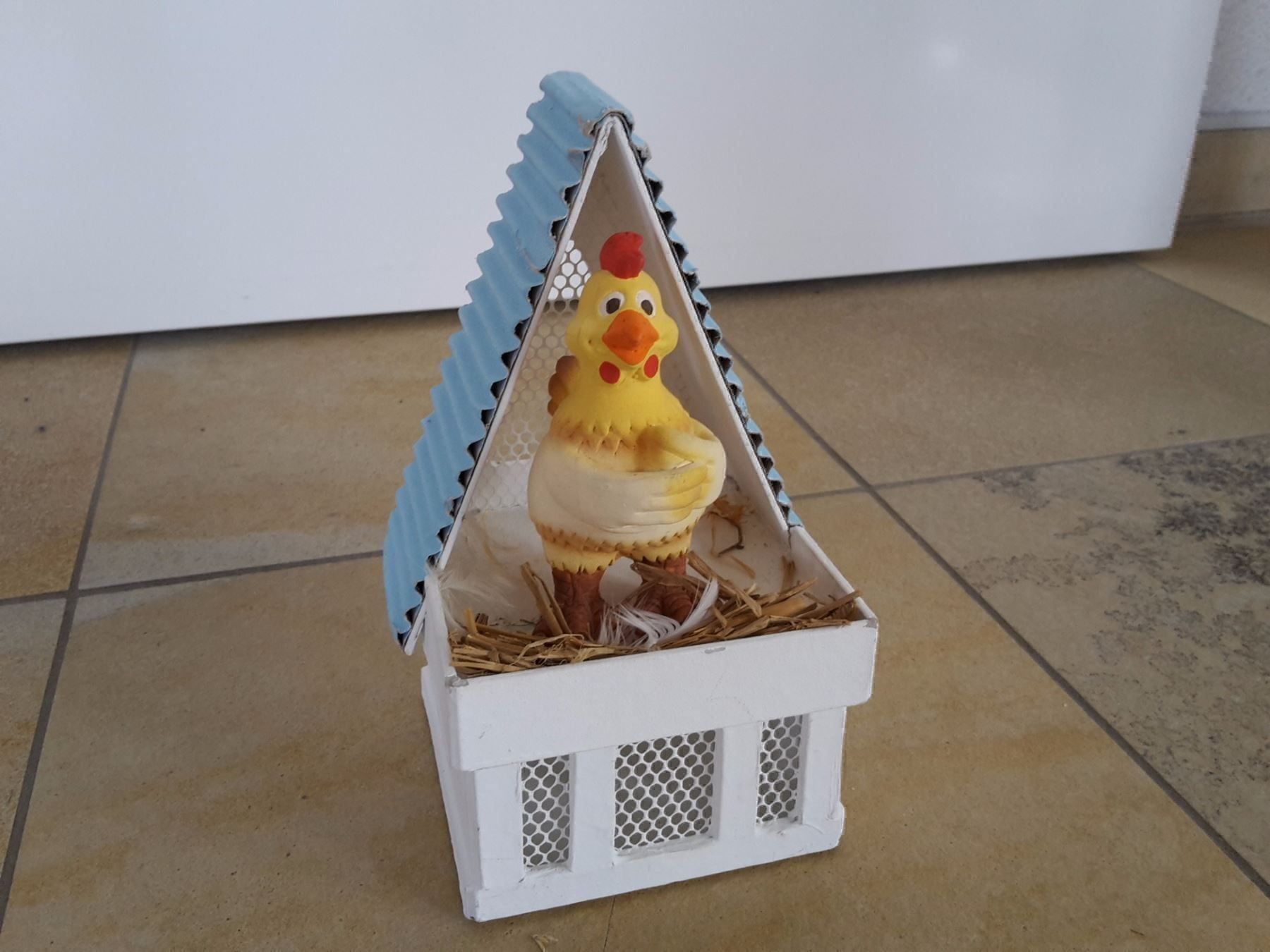 Tutte le decorazioni: 2tlg Osterdeko:Häuschen mit Huhn – Usato da Sempach venduto da Outletinoo 1
