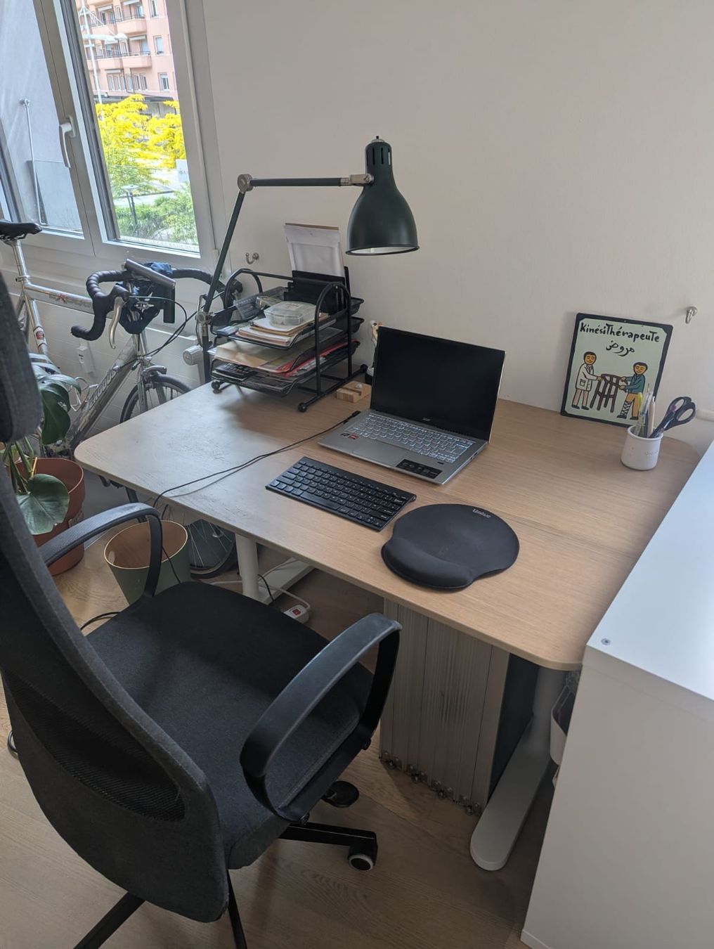 Ikea Schreibtische: Bureau IKEA BEKANT reglable – Gebraucht aus Morges von Lou_1995 1