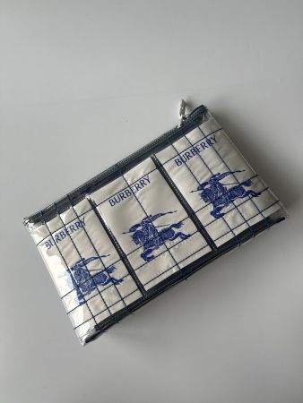 New clutch Burberry