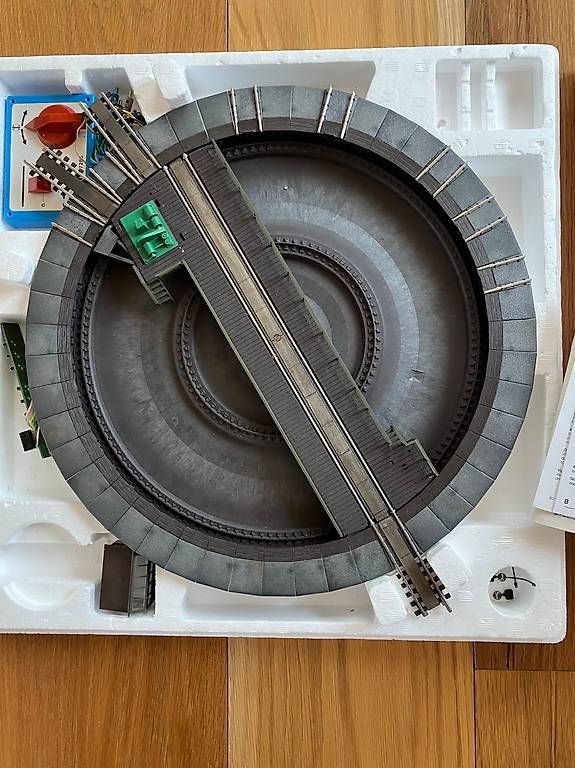 Märklin Modellini di ferrovie: Märklin Drehscheibe – Usato da Mont Tramelan venduto da Oktober1958