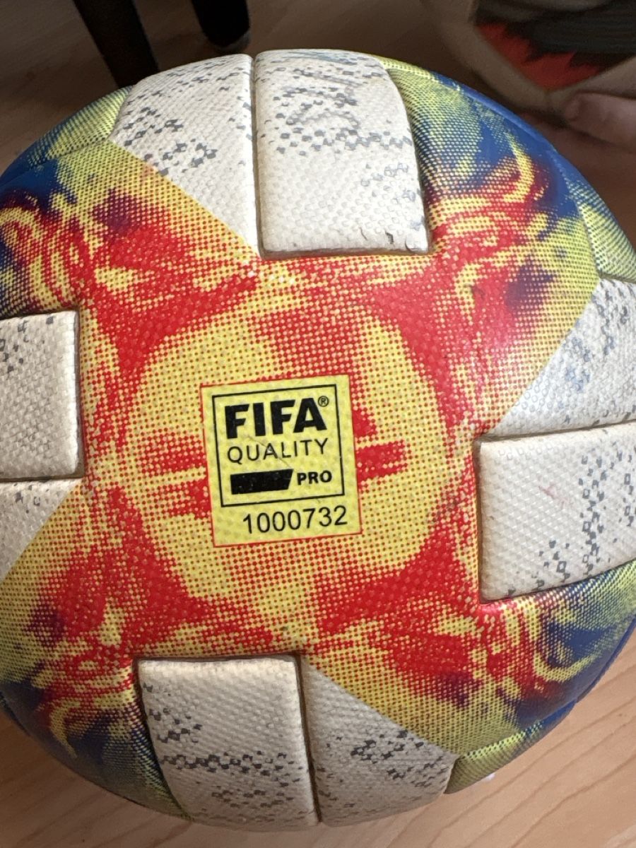 Palloni: Adidas Fussball Grösse 5 – Usato da Emmenbrücke venduto da Dr.Stone 2