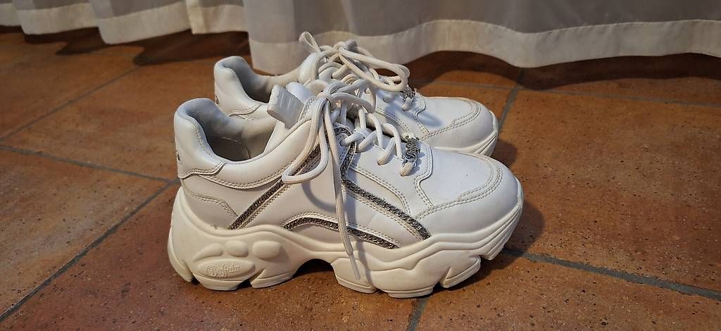 Damenschuhe: Buffalo fairy weiss grösse 40 – Gebraucht aus Kölliken von minimeee