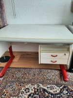 Arbeitstisch für Schüler inkl. Zeichenmaterial