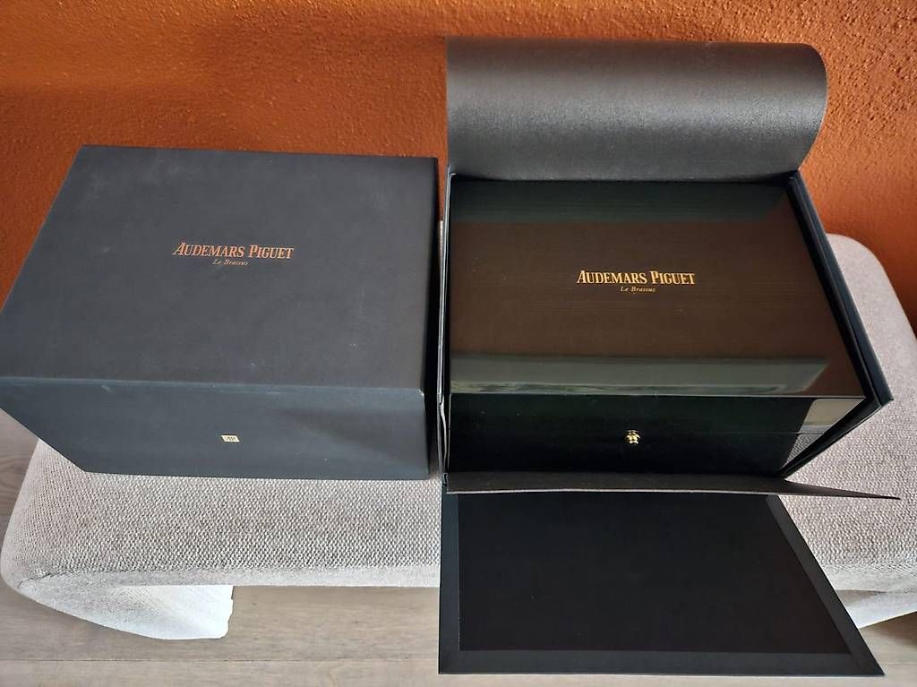 Audemars Piguet Scatole porta orologi: Audemars Piguet Uhrenbox – Usato da Zunzgen venduto da Vicehead77 1