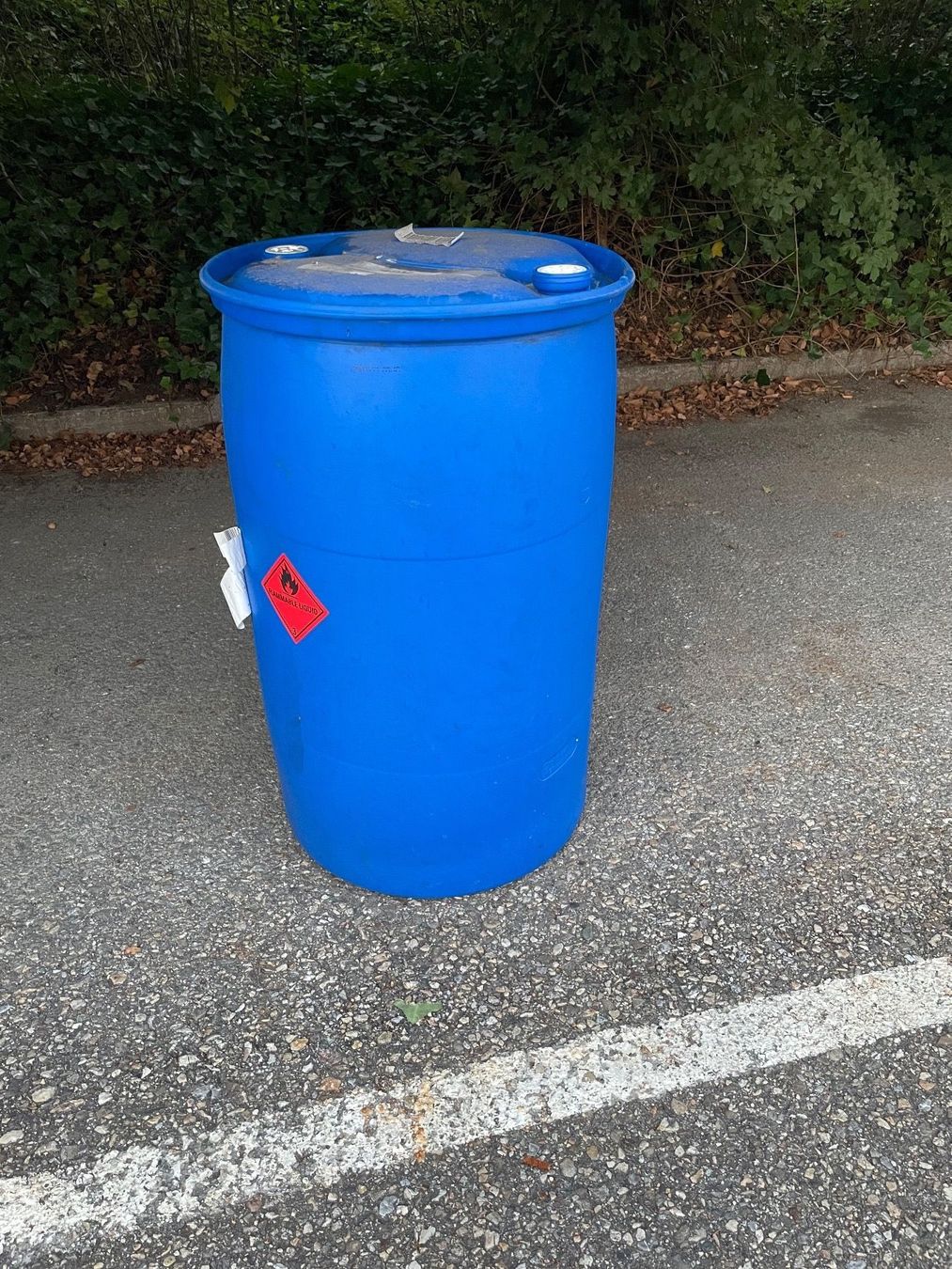 Accessori: Fass 200 Liter Kunststoff – Usato da Härkingen venduto da mueller-trucks