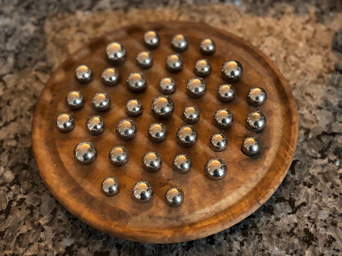 Giochi: Holz-Solitär Spiel mit Kugeln – Usato da Würenlos venduto da Ashley24