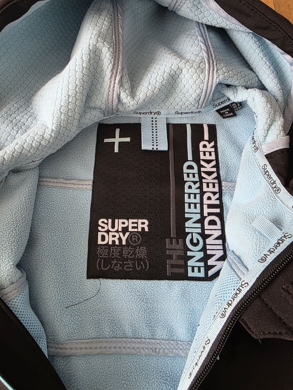 Superdry Giacche: Superdry Softshell Jacke,  Damen Gr. 40 – Usato da Adligenswil venduto da sasa_be 2
