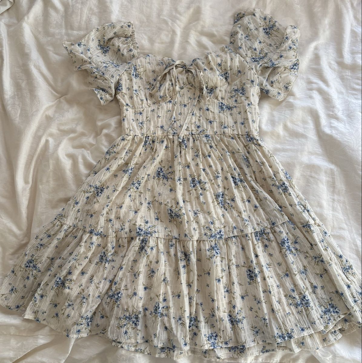 Vestiti: Sommerliches Blumenkleid, Mini Kleid mit Blumenmuster – Nuovo (secondo la descrizione) da Langenthal venduto da hih_sfd7 1
