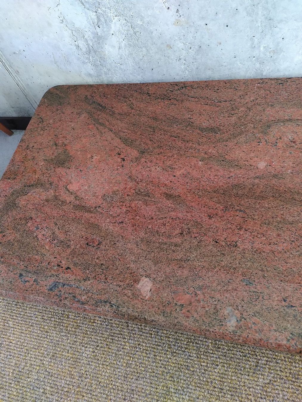 Piatti di portata: Granit Tischplatte rot-braun gemustert, abgerundete Ecken... – Usato da Bern venduto da HausFelsenau 2