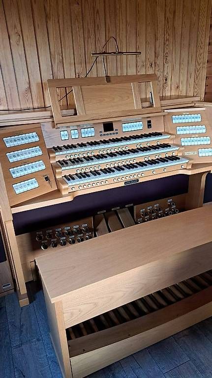 Strumenti musicali: ORGUE Viscount Unico 400 – Usato da Schmitten FR venduto da blaiseg