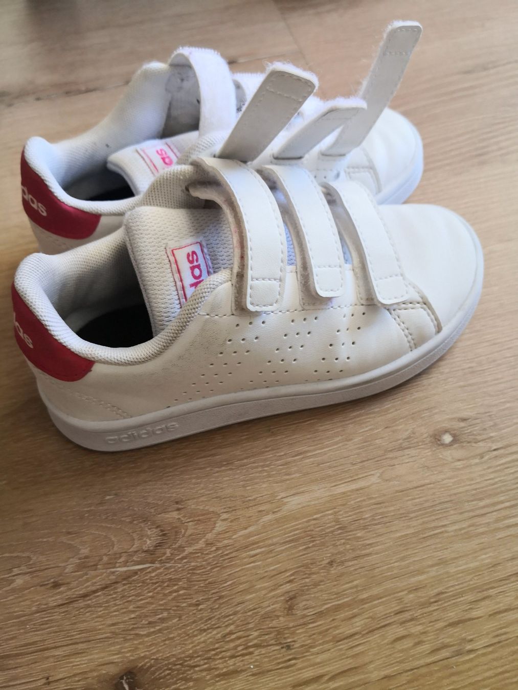 Adidas Scarpe per ragazze: Adidas Sneakers Grösse 28 – Usato da Ilanz venduto da Fran05
