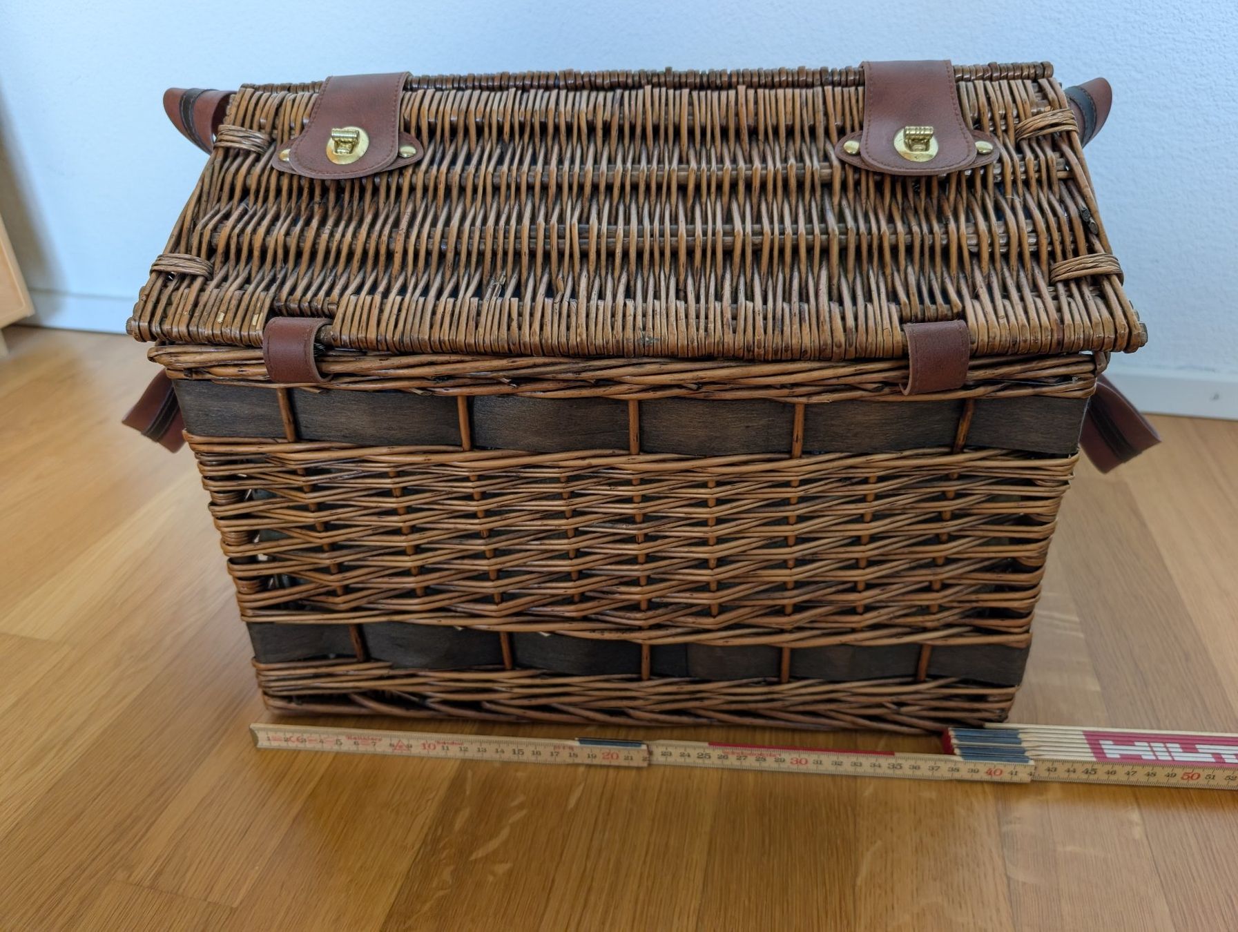 Autres articles pour la maison: Holz Picknick Korb – D'occasion à Unterengstringen par pal_8p2b 6