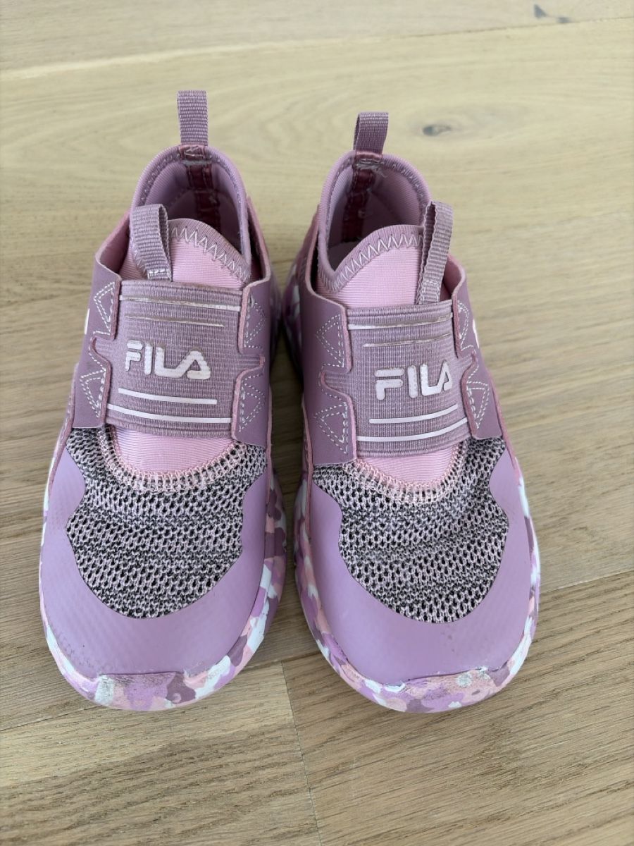 Fila Scarpe per ragazze: FILA sbeakers, Turnschuhe Gr. 29 – Usato da Affoltern am Albis venduto da TanGotan