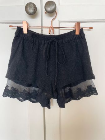 Short chic Zara avec dentelle - Taille XS