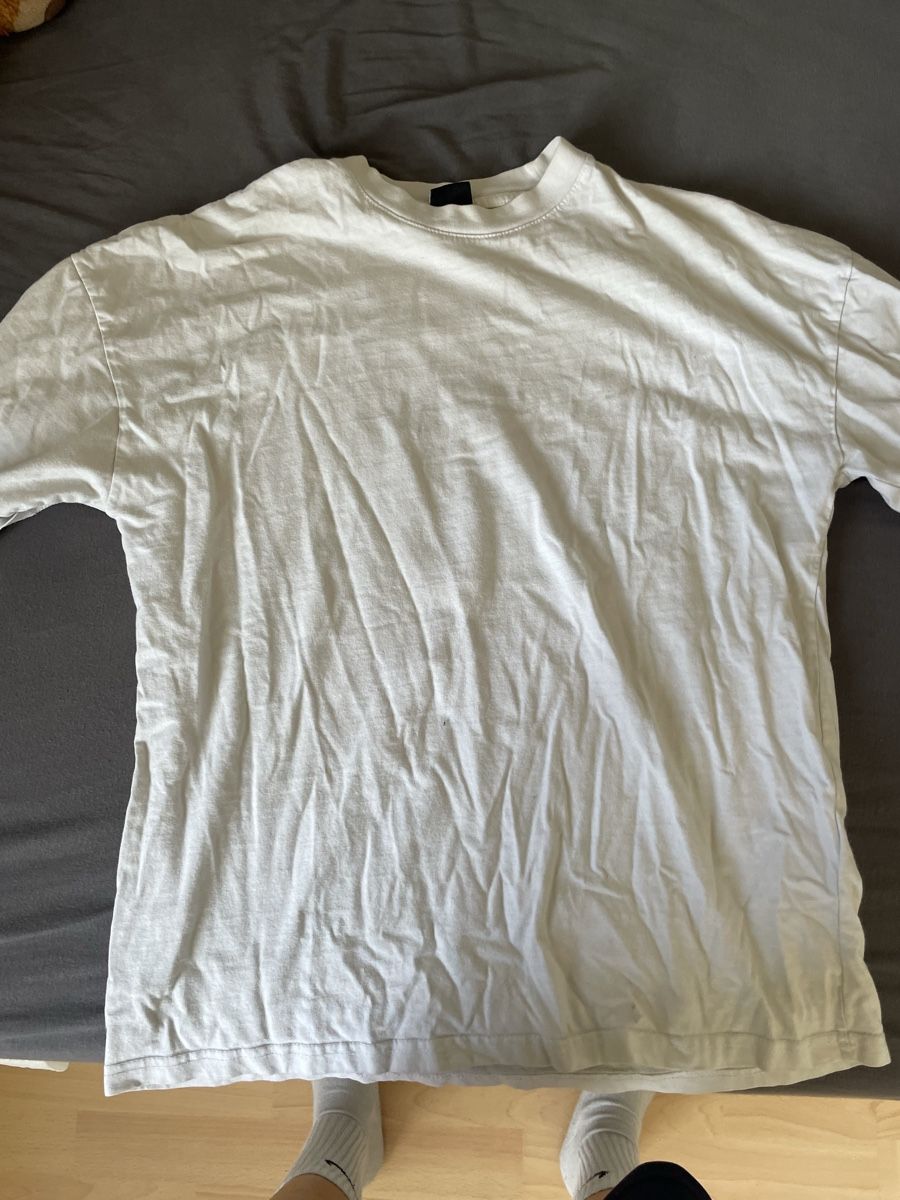 T-shirts: weisses basic shirt s – D'occasion à Niederhelfenschwil par ani_9c5z