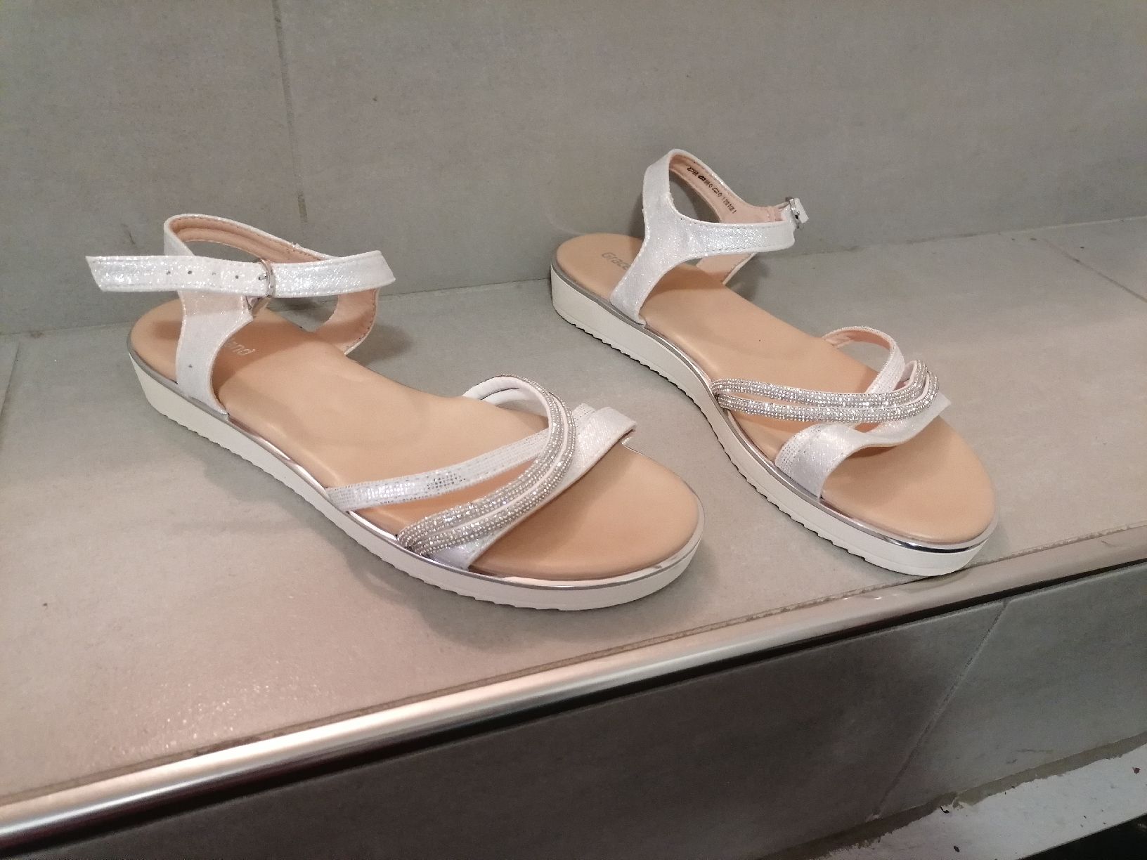Graceland Scarpe da donna: Sandalen Gr. 39 neu – Nuovo (secondo la descrizione) da Obergösgen venduto da blossom8