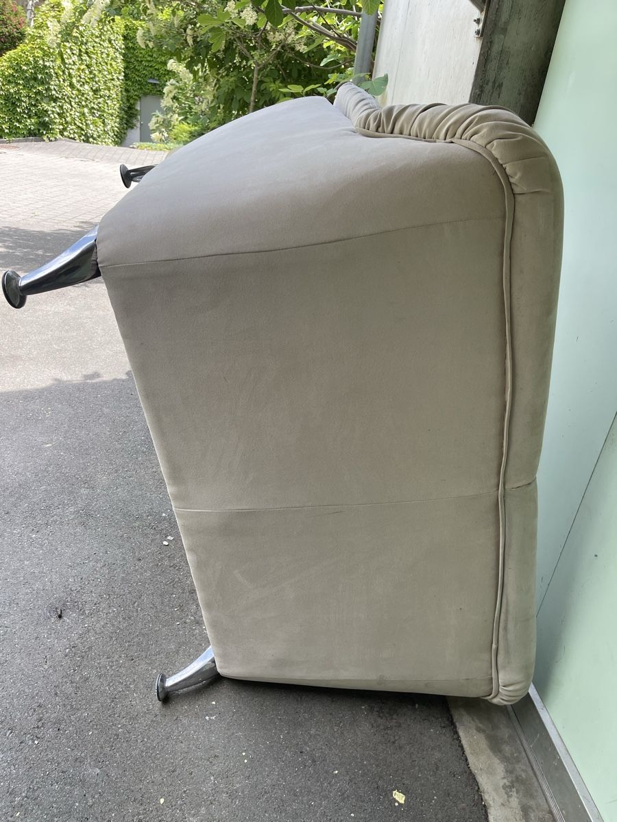 Divani: Bequemes hellbeiges 2er Sofa – Usato da Ennetmoos venduto da lelemi98 1