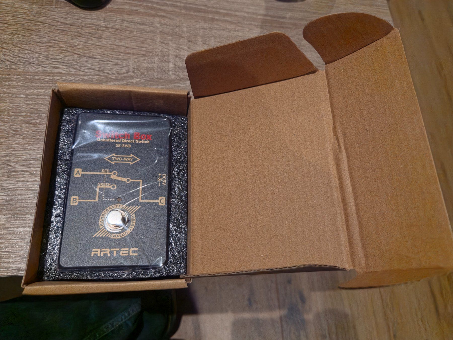 Strumenti musicali: Artec SE-SWB A/B Box Switch – Nuovo e nell'imballaggio originale da Tatroz venduto da Vroumwroum 1