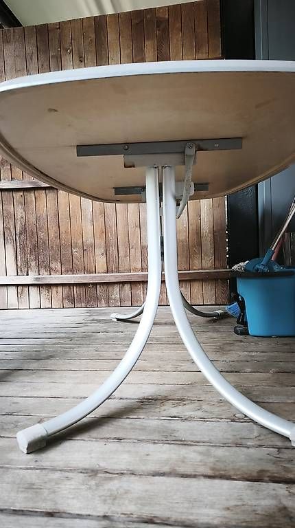 Tavoli: Gartentisch  – Usato da Solothurn venduto da Uherbert 1