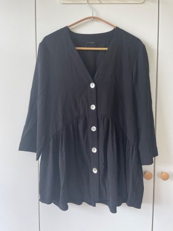 Schwarze Oversize Bluse Tunika Zebra Gr. XS Perlmuttknöpfe