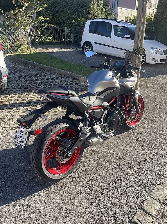 Strada: Kawasaki Z650 – Usato da Cortébert venduto da Caryl29 2