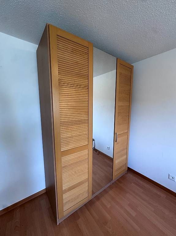 Armoires: Kleiderschrank / Wardrobe – D'occasion à Glattpark(Opfikon) par Amine_B