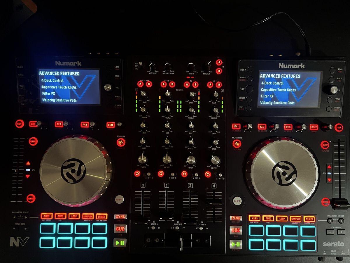 Numark Mischpulte: Numark NV 4-Deck DJ Controller für Serato DJ – Gebraucht aus Winterthur von alibey8400