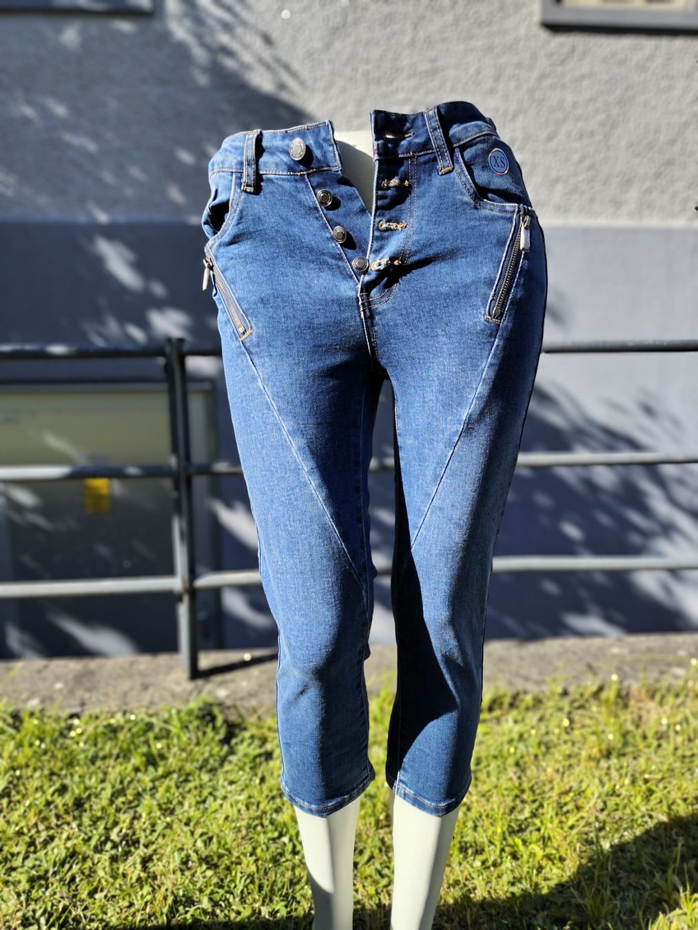 Jeans: Damen 3/4 Jeans, Gr. 34 – Neuf (Voir description) à STEFFISBURG par Sumerstorm