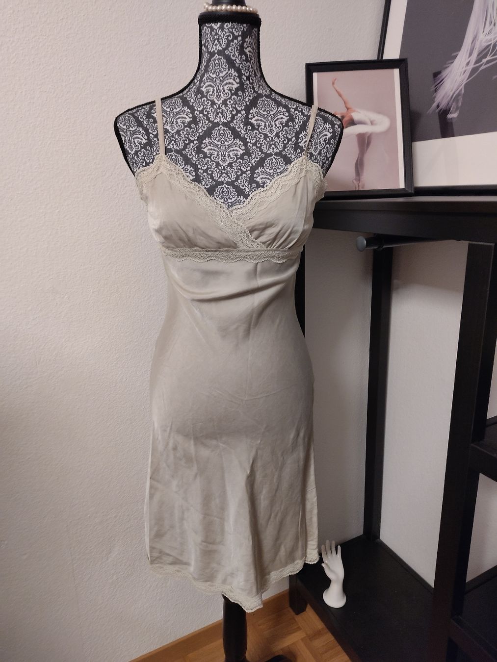 Vestiti: Kleid aus Seide-Mix, Gr. S – Usato da Zollikofen venduto da Tini031