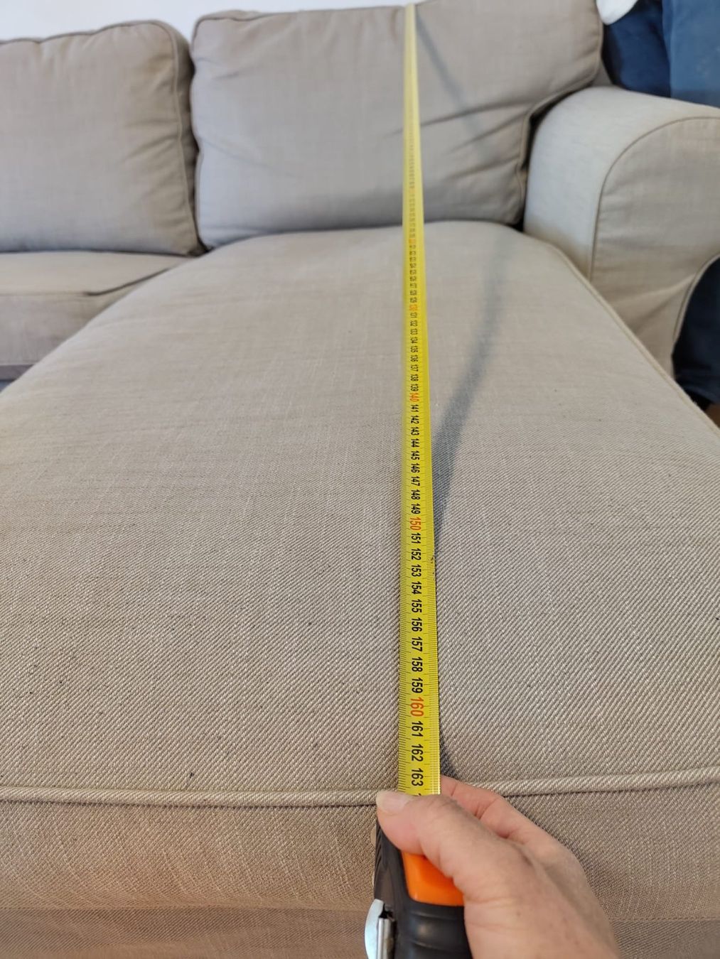 Ikea Divani: IKEA Ektorp 3-er Sofa mit Récamiere, Beige – Usato da Basel venduto da gas_sg2l 3