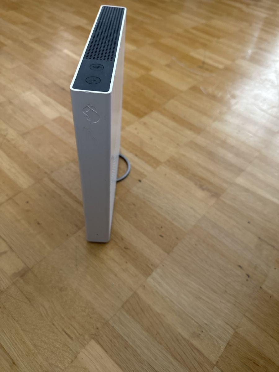 Swisscom Modem & Router: Internet Box von Swisscom, einwandfrei! – Usato da Uster venduto da Lija8610