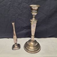 2 Kerzenständer, eins davon mit hübschem Muster (KS22)