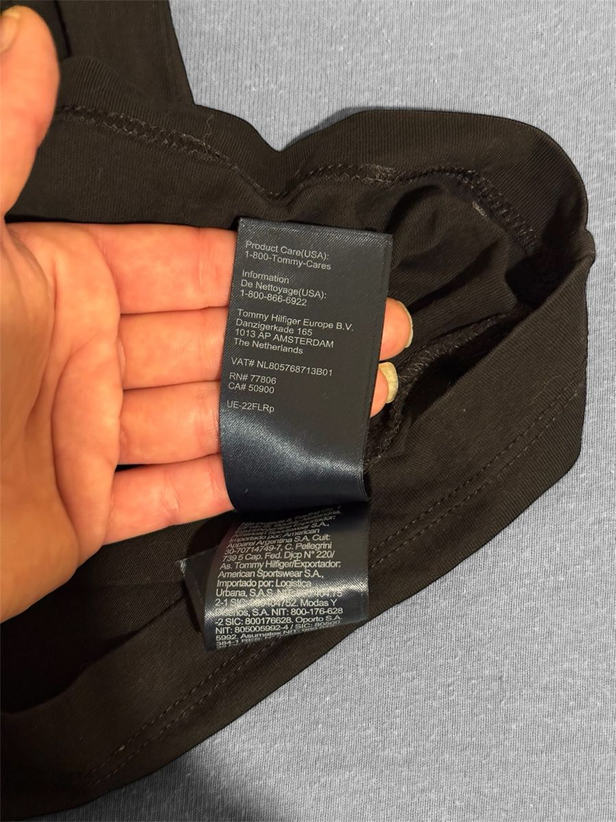 Tommy Hilfiger T-shirt: T-Shirt Tommy Hilfiger – Nuovo (secondo la descrizione) da Châtel-St-Denis venduto da Montclair_Swiss 6