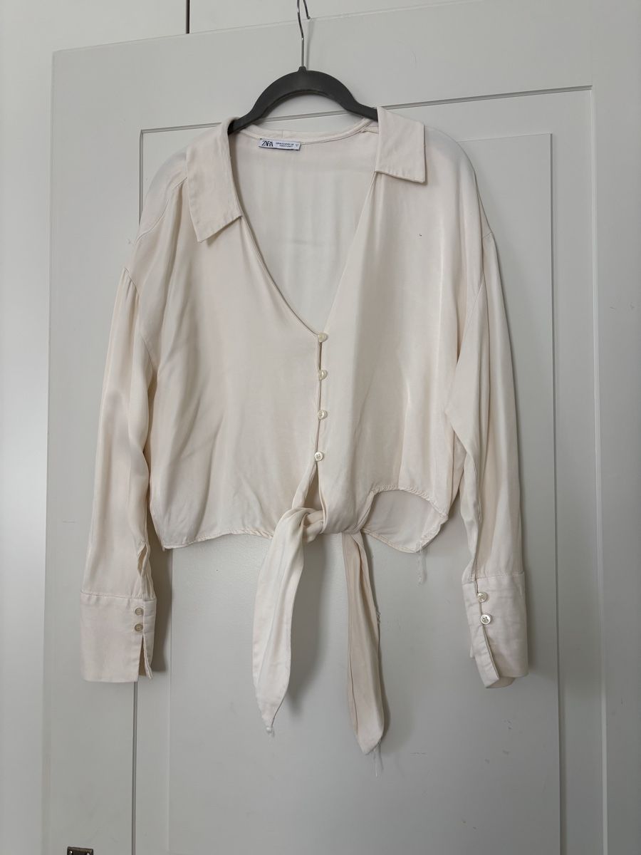 Zara Blusen: Zara Creme Blouse – Gebraucht aus Zürich von Flo021000