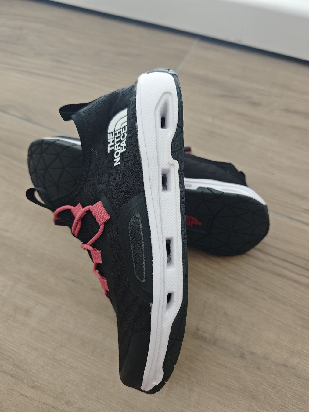 North Face Scarpe da donna: Northface Sportschuhe 39 NEU – Nuovo (secondo la descrizione) da Rothenfluh venduto da Carly_Q 3