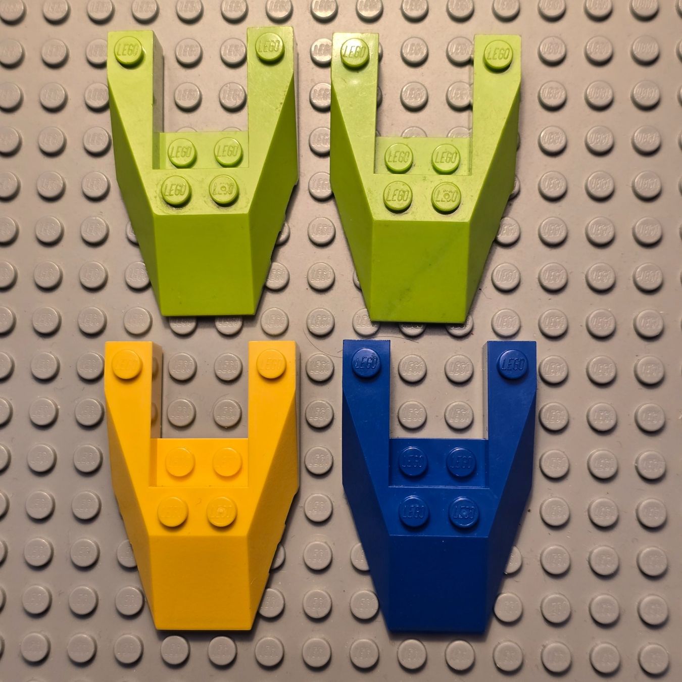 Lego Kit di costruzioni: Lego 4x Front (6153) – Usato da Basel venduto da Swi-7621