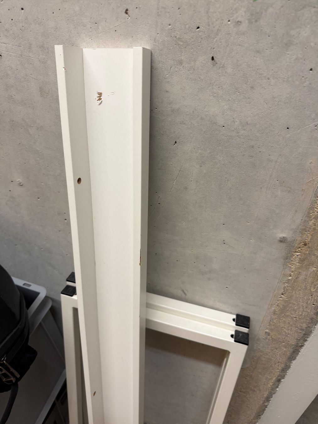 Sonstiges zu Optik: Metallrahmen in Weiss – Gebraucht aus Freienbach von Mariadlgg 2