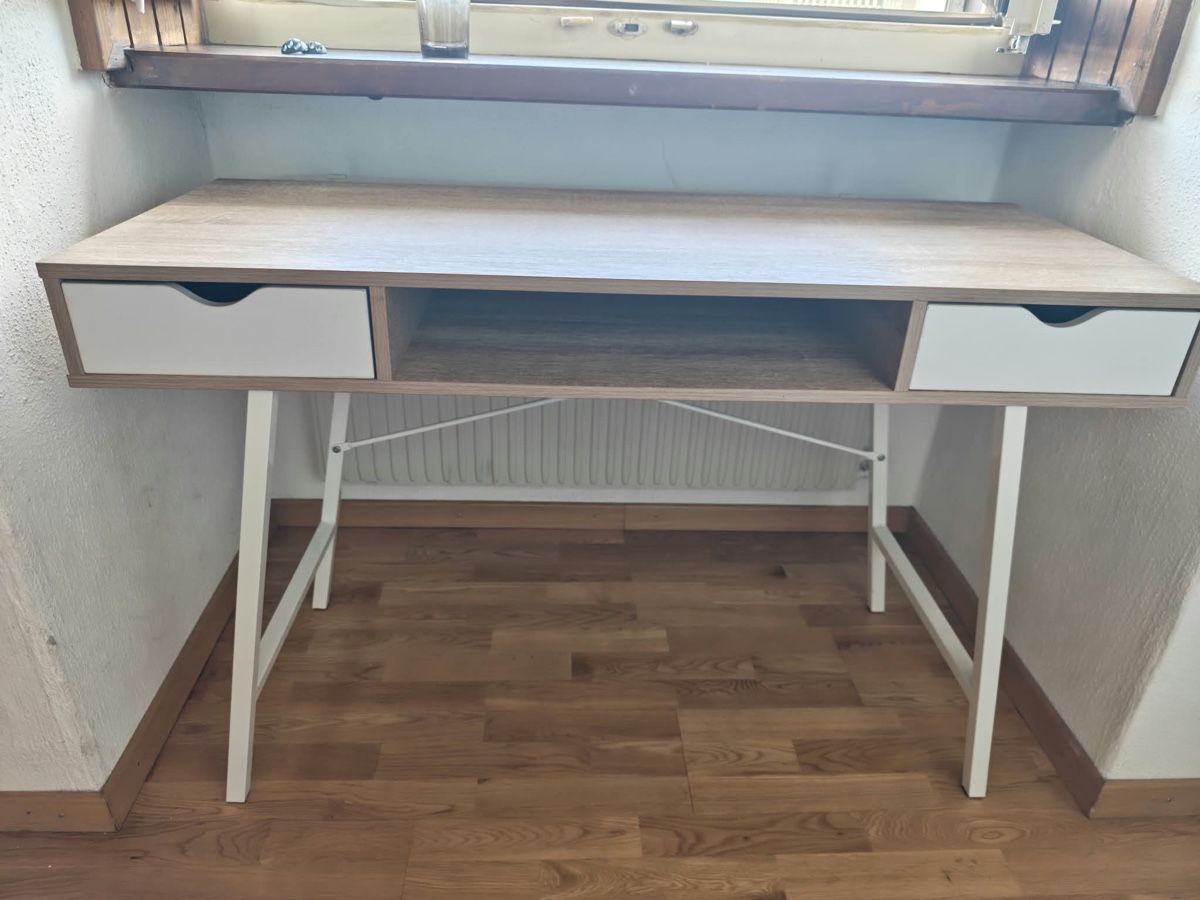 Jysk Schreibtische: Desk with two drawers - perfect condition – Neu (gemäss Beschreibung) aus Zürich von pol_2xhz 2