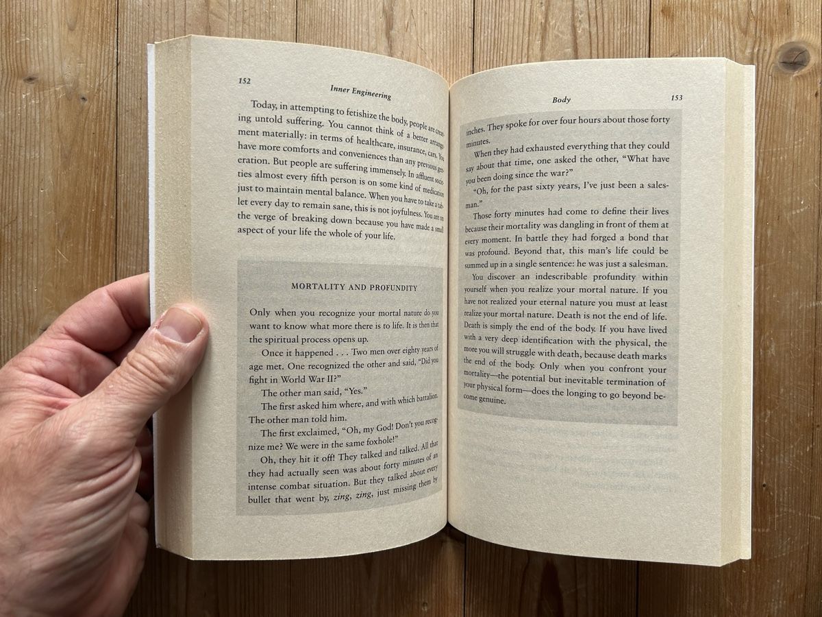 Libri: Inner Engineering: A Yogis guide to Joy – Usato da Himmelried venduto da rasmus67 6