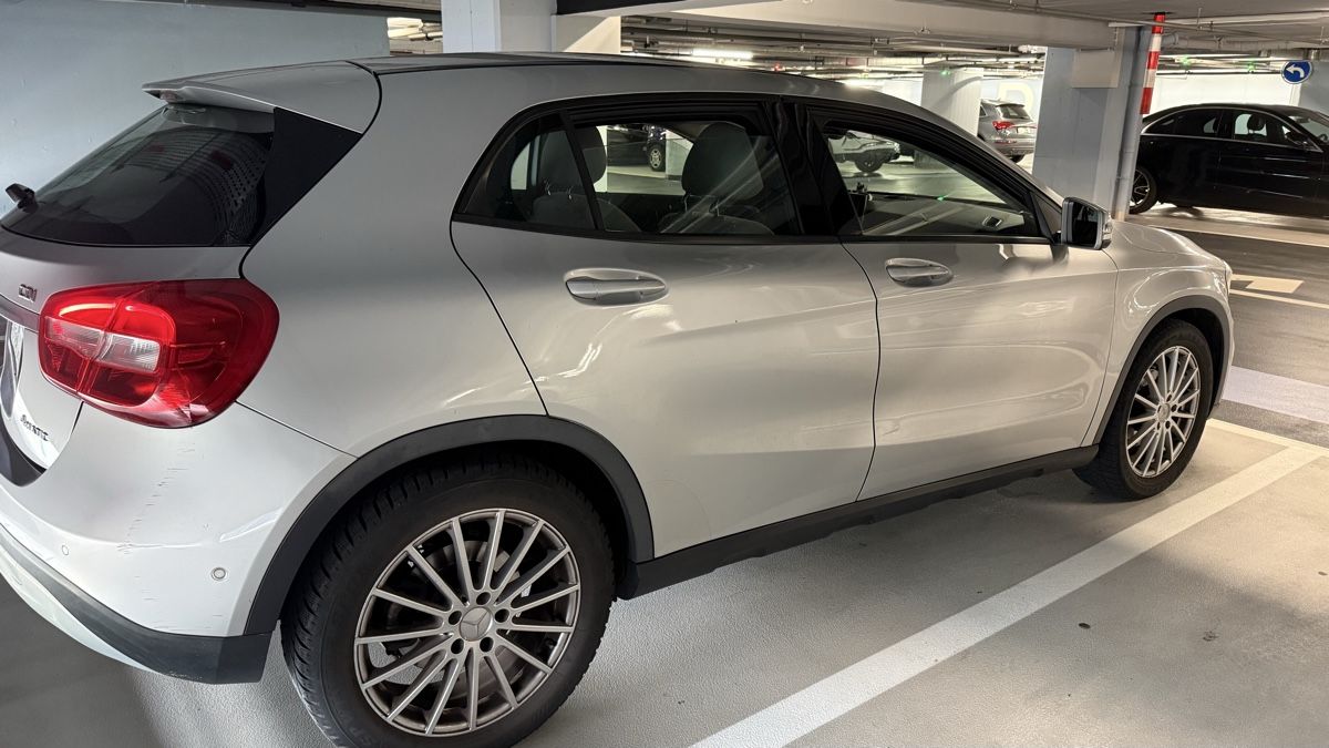 Mercedes-Benz Automobili: Mercedes GLA zu verkaufen  – Usato da Dättwil AG venduto da af_as 1