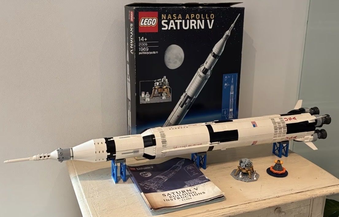 Lego Baukästen: LEGO NASA Apollo Saturn V 21309 – Gebraucht aus Mörschwil von Play_Brick_2018